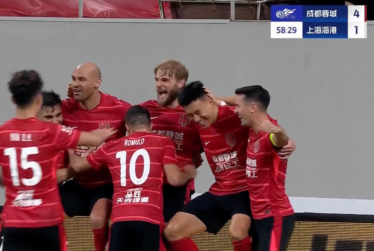 苏东：成都赢球提升自信，但争冠考验还在后面